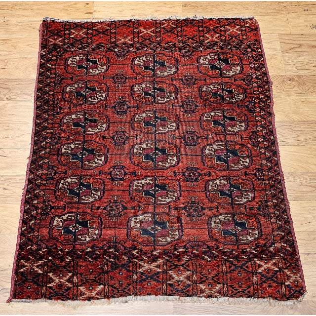 This exquisite late 19th-century Turkmen Tekke rug exemplifies the refined artistry and cultural heritage of Central Asian...