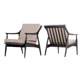 Ebony Danish Modern Lounge Chairs by Paoli in Knit Stone Grey Fabric, circa 1960s - A Pair For Sale