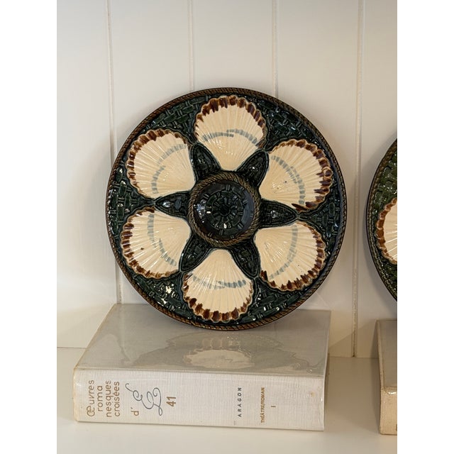 French Pair of French Longchamp Barbotine Oyster Serving Plates, Circa 1900 For Sale - Image 3 of 12