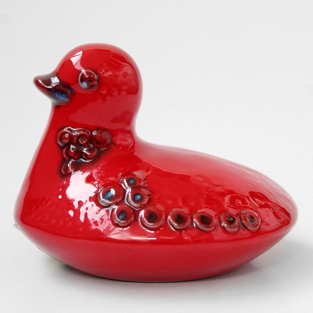 This charming bird figurine will steal the show in your habitat / office / studio! Designer: Pietro Lazzeri (unmarked)...