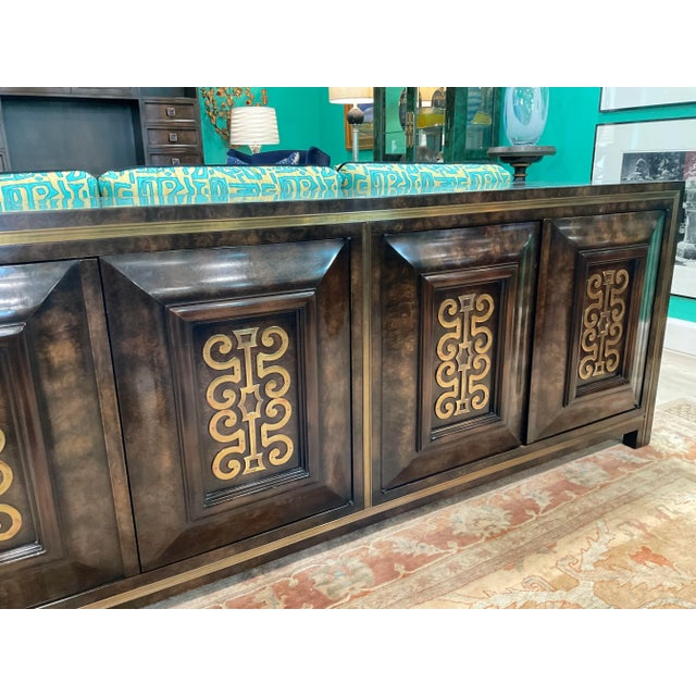 1960s Vintage William Doezema Burled Amboyna Wood and Brass Mastercraft Credenza For Sale - Image 9 of 11