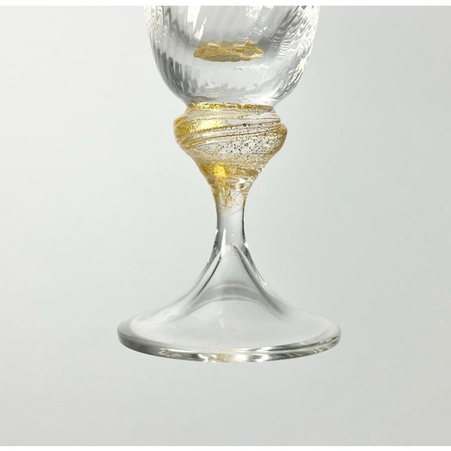 Murano 1990s Murano Torcée Single Hand Blown Swirl Optic Gold Flake Stem Cordial Liqueur Wine Glass For Sale - Image 4 of 4