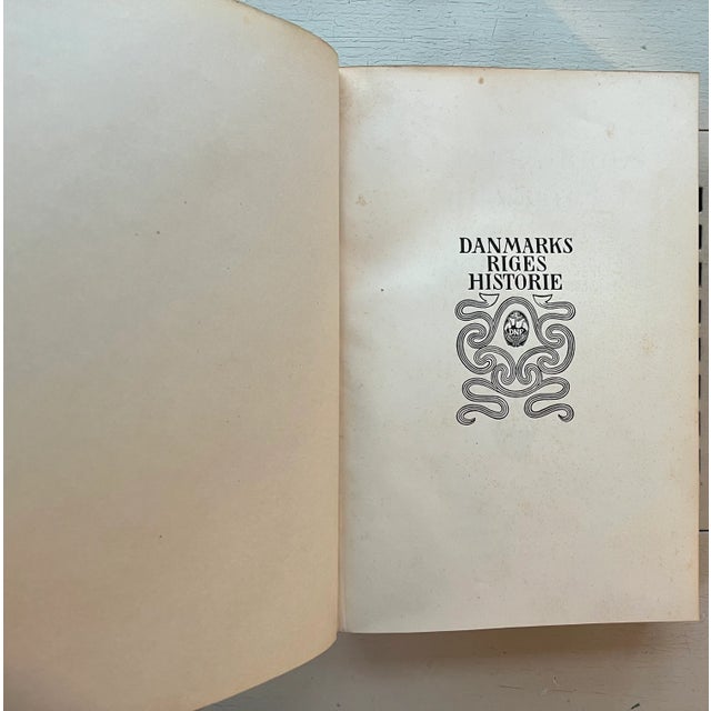 Early 20th Century Fine Leather Bindings / Books - History of the Kingdom of Denmark - Danmarks Riges Historie - 6 Volumes For Sale - Image 5 of 14