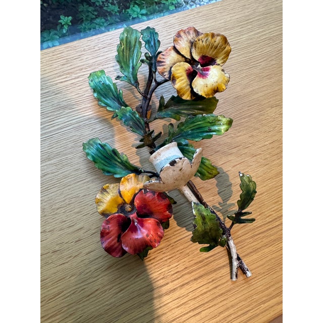 Midcentury Italian S. Salvadori Hand Painted Tole Candle Sconce With Pansy Motif For Sale In New York - Image 6 of 10