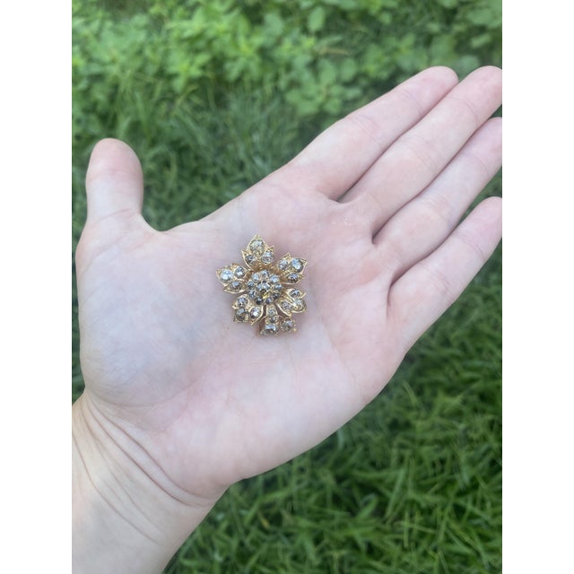 Late 19th Century Antique 3.85ctw Brown Diamond Flower Brooch, 14k Yellow Gold, Length 1.25 In For Sale - Image 5 of 5