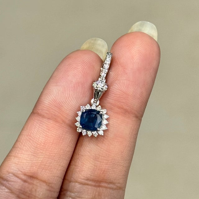 Art Deco 1.14ct Cushion Cut Natural Blue Sapphire Diamond Halo Pendant in 14k White Gold For Sale - Image 3 of 16