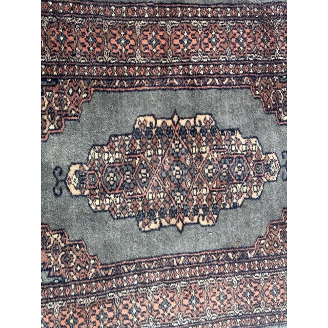 Vintage Small Pakistani Rug from Bobyrugs, 1980s For Sale - Image 6 of 14