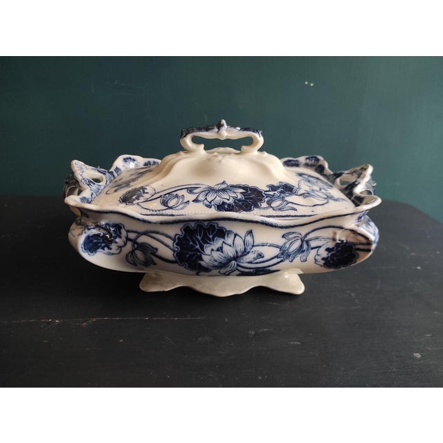 White Vintage Soup Tureens from Williams & Co., Set of 2 For Sale - Image 8 of 12