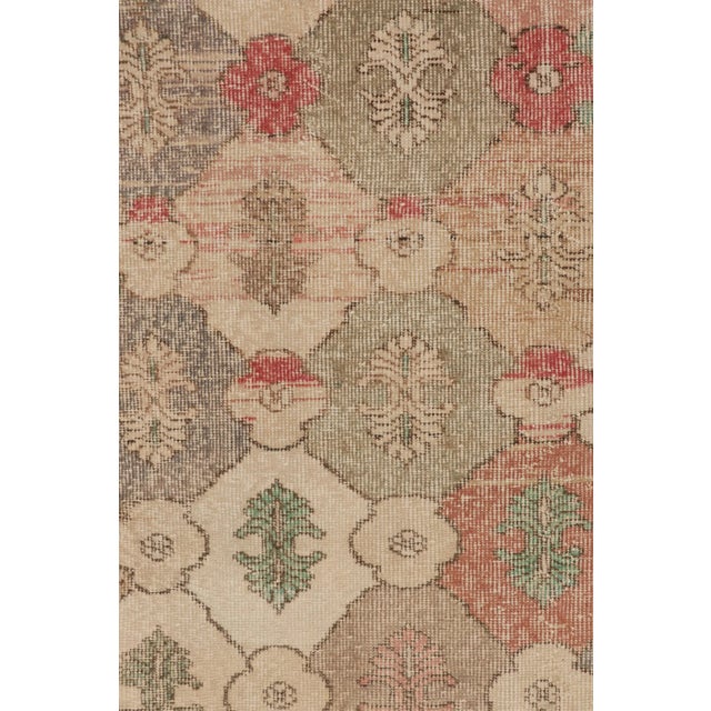 1950s Vintage Distressed Rug, Muted Polychromatic Geometric Floral Motif – Rug & Kilim For Sale - Image 5 of 8