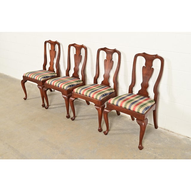 Henkel Harris Queen Anne Solid Cherry Wood Dining Chairs, Set of Four For Sale - Image 14 of 14