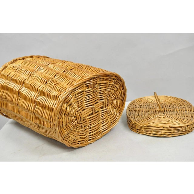 Vintage Mid Century Modern Handwoven Wicker Rattan Laundry Basket W Lid For Sale - Image 16 of 17