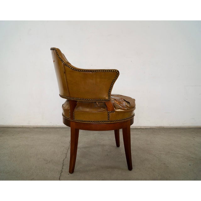 1960’s Mid-Century Modern Leather & Walnut Swivel Armchair For Sale In Los Angeles - Image 6 of 12