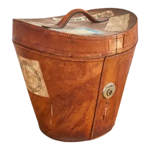 19th Century, English Regency Leather Oval Hat Box