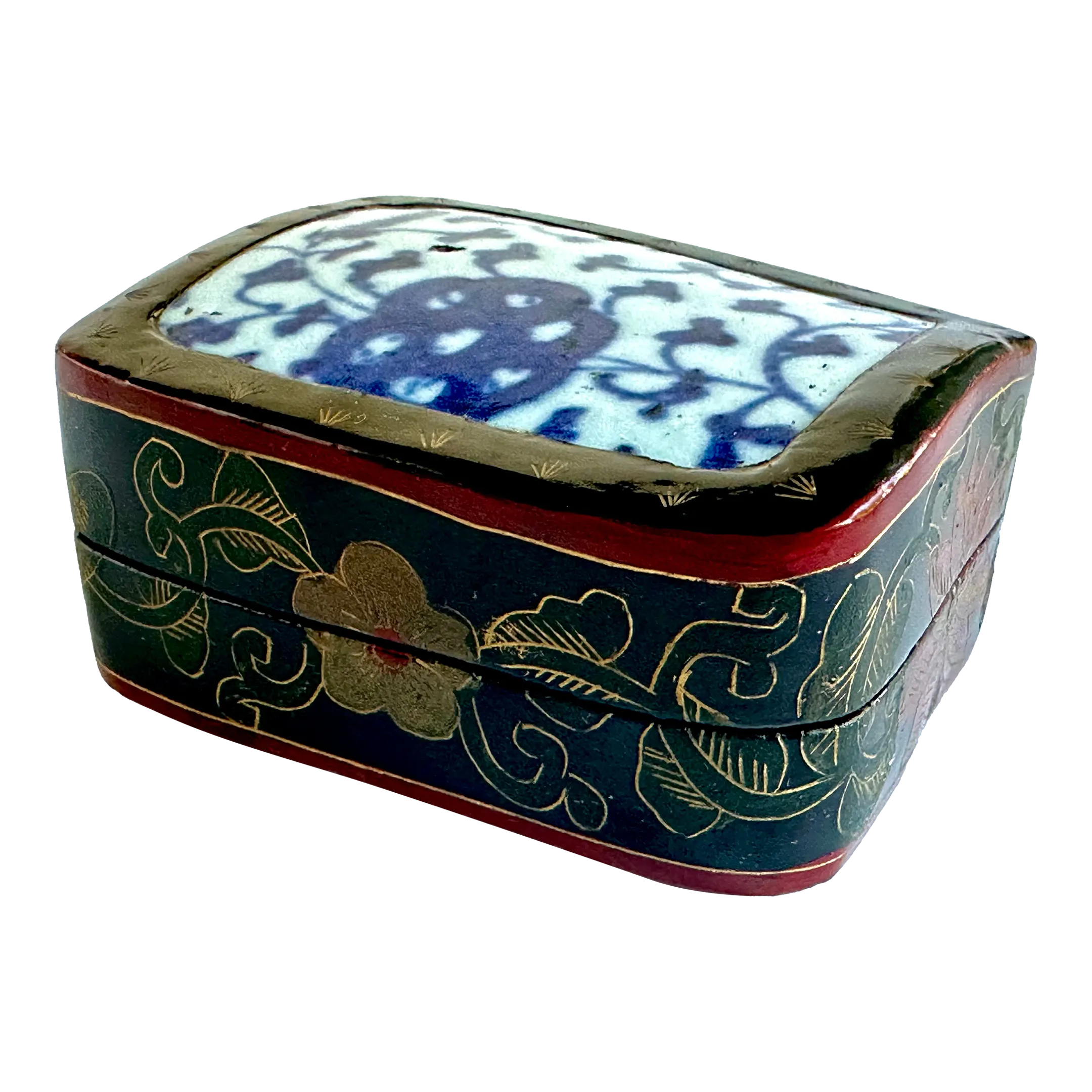 lacquered-chinese-porcelain-