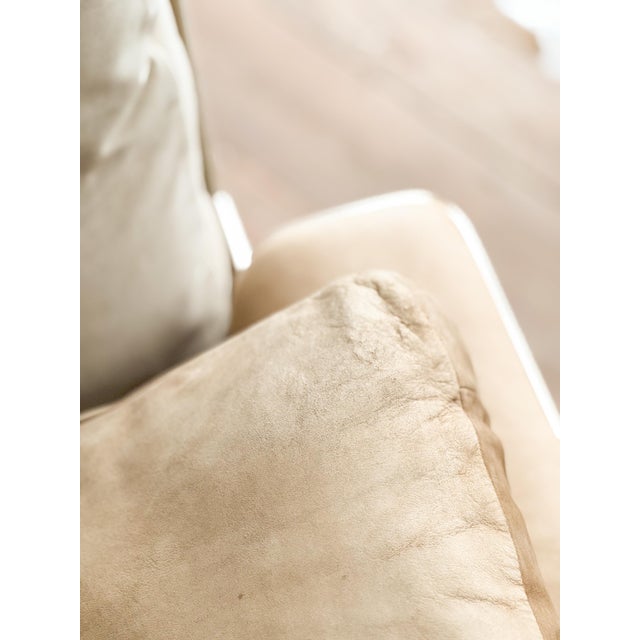 Light Yellow Mid-Century Modern Lounge Sofa, Armchair and Table, Sofa Set in Glass Fiber and Suede by Dieter Rams for Vitsoe, Germany, 1960s, Set of 4 For Sale - Image 8 of 18