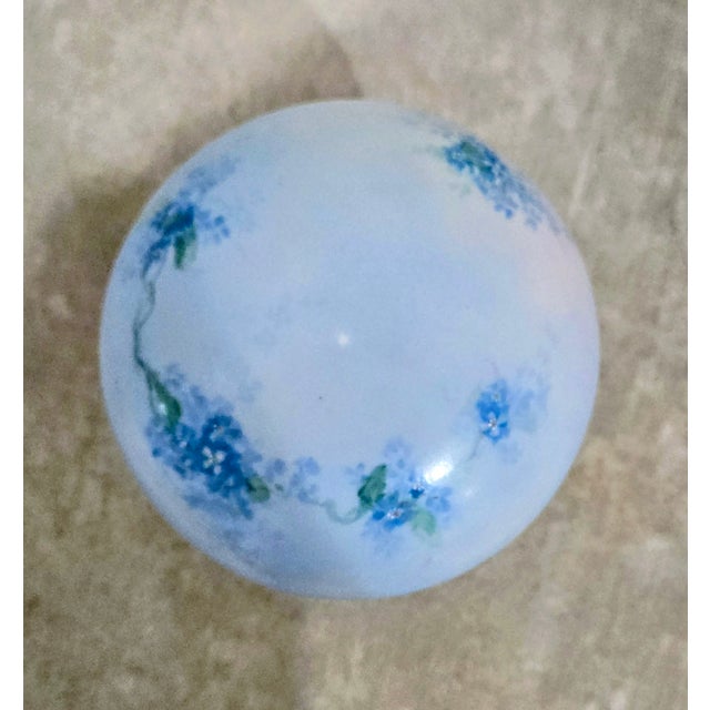 French Antique William Guérin Limoges Pale Blue Forget‑Me‑Not Trinket Box W/Stand For Sale - Image 3 of 7