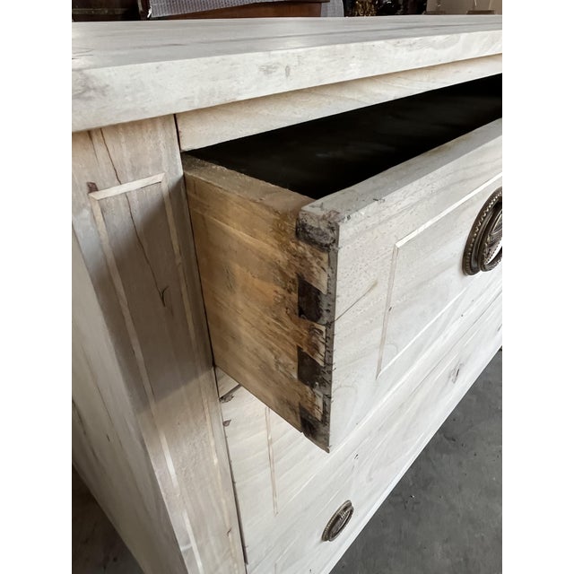 Italian Neoclassical Bleached Cherry Commode with Inlay, 18th Century For Sale - Image 16 of 18