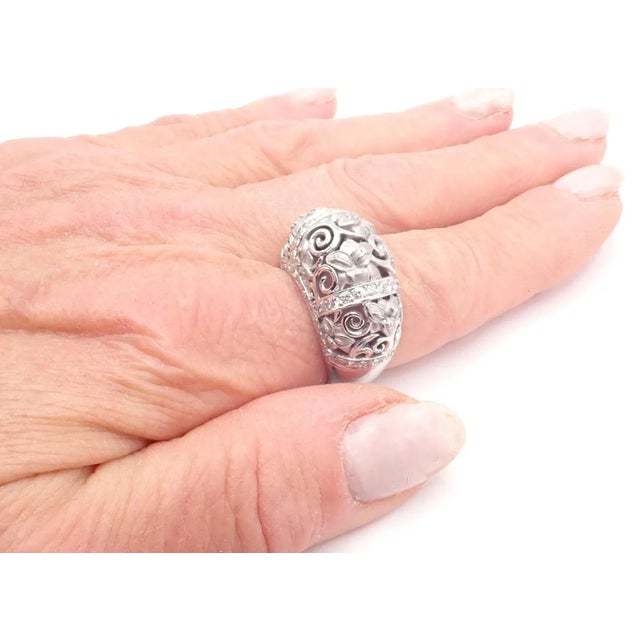 Carrera Y Carrera Taj Mahal 18k White Gold Diamond Ring Cert., size 8 For Sale In Philadelphia - Image 6 of 8