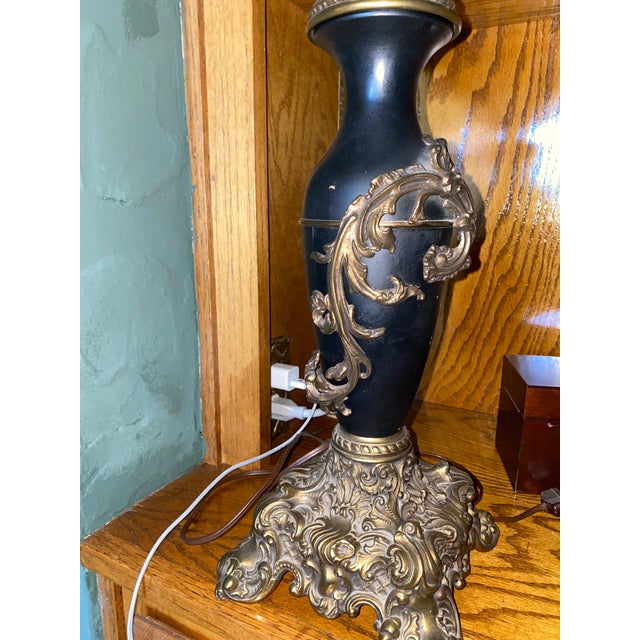 1940s French Victorian Electrified Oil Lamp With Etched Hand Blown Globe and Clear Chimney With Brass Base For Sale - Image 4 of 9