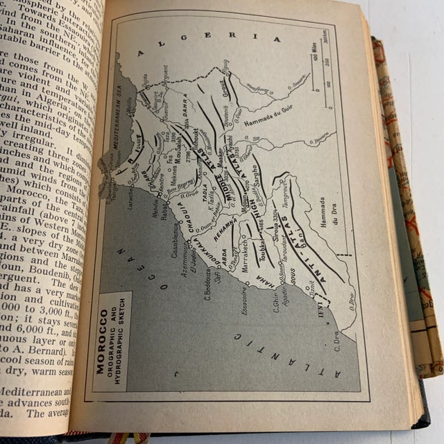 1960s Hachette World Guides Morocco and Greece Books - Set of 2 For Sale In New York - Image 6 of 13