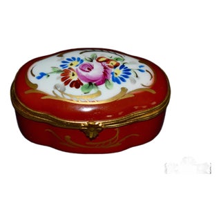 Vtg. French Limoges Handpainted Porcelain Trinket Box W/Floral Details For Sale