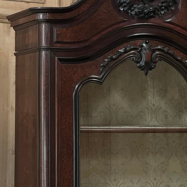 19th Century French Napoleon III Period Burled Walnut Display Armoire ~ Bookcase For Sale In Dallas - Image 6 of 18