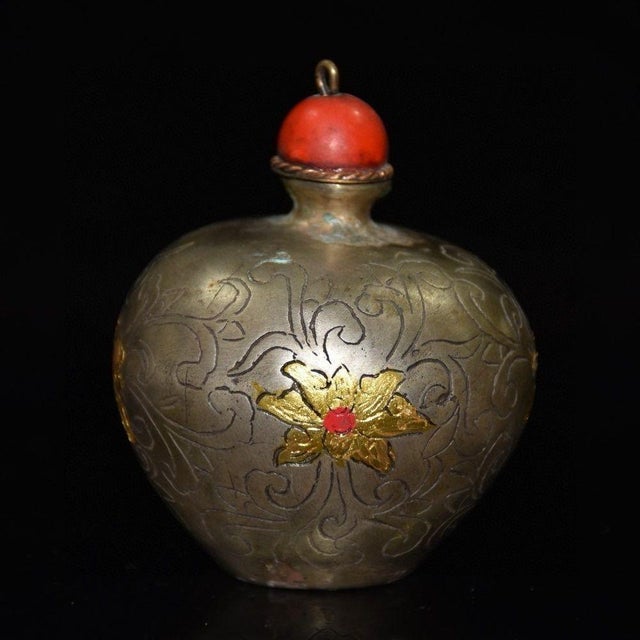Antique Gilt Silver Snuff Bottle With Floral Motif - Asian Collectible For Sale In Los Angeles - Image 6 of 9
