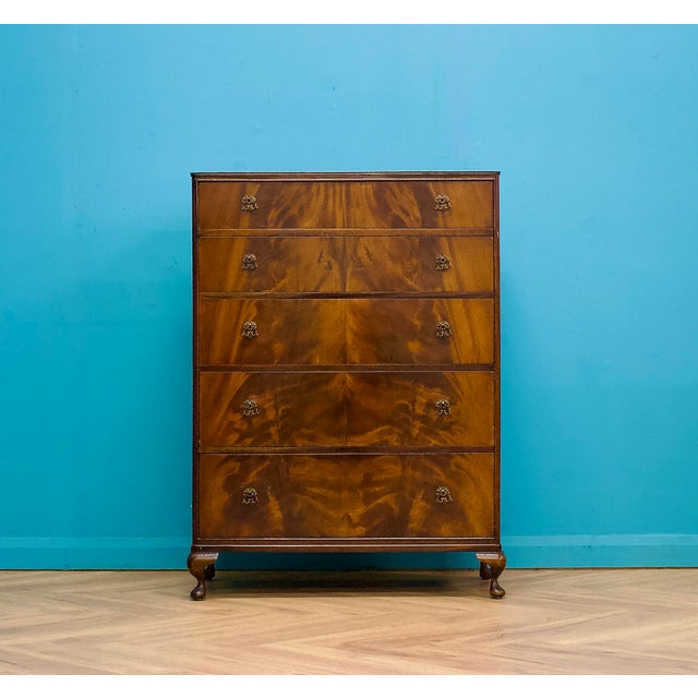 Art Deco Walnut and Walnut Veneer Chest of Drawers from Beithcraft, 1950s For Sale - Image 3 of 10