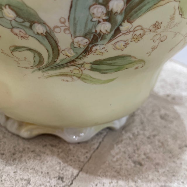 Early 20th Century Early 20th Century Lily Jar or Vase Porcelain From England For Sale - Image 5 of 10