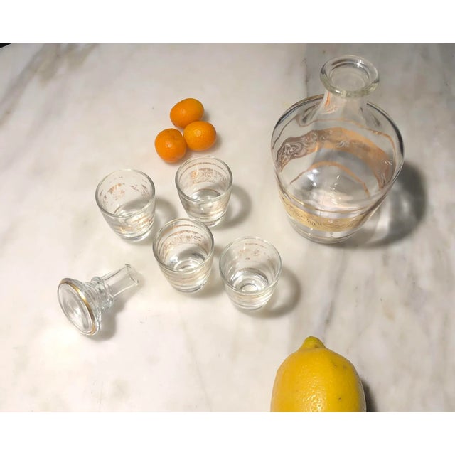 Small Gold Trimmed Vintage French Cocktail Carafe and Four Shot Glass Set For Sale - Image 4 of 8