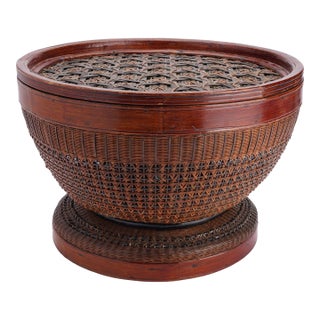 Chinese Dyed Bamboo Betrothal Basket With Cover, 1880-1910 For Sale