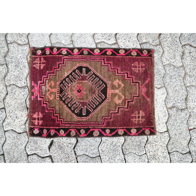 Vintage Mid Century Turkish Rug For Sale - Image 6 of 6