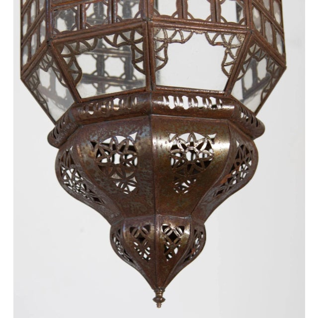Late 20th Century Handcrafted Moroccan Lantern With Clear Glass and Moorish Metal Filigree For Sale - Image 5 of 13