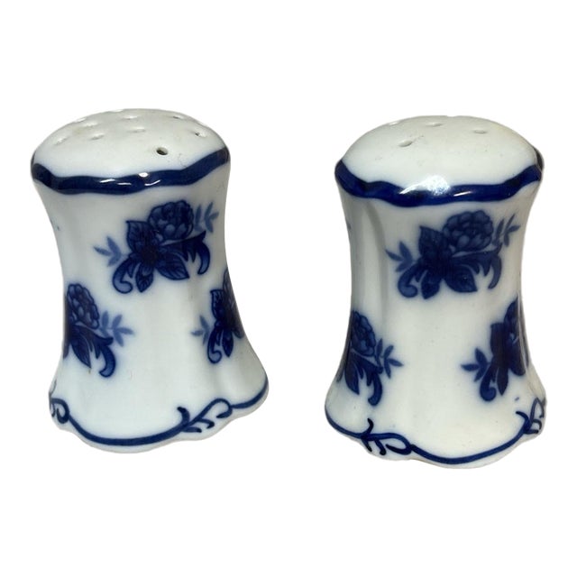 1920s Johnson Brothers Flow Blue Vintage Mid Century Salt and Pepper Shakers Fine Porcelain For Sale