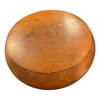 Mid 20th Century From Bits-and-Bobs to Tchotchkes Galore, Our Trays, Bowls, and Decorative Objects Are Perfect for Styling Your Living Space. For Sale