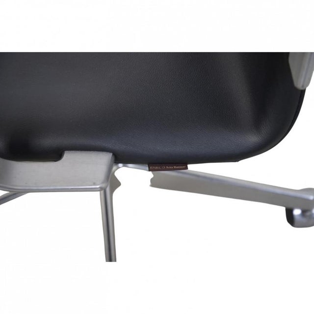 Oxford Chair in Black Leather by Arne Jacobsen, 2012 For Sale - Image 15 of 18