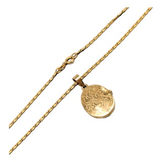 Gold Tangle Bracelet with Medallion For Sale