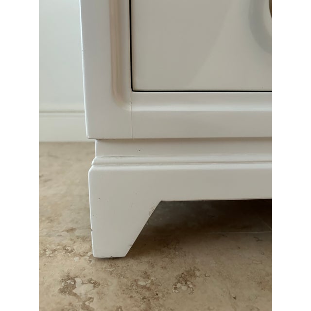 1950s 1950s Restored White Lacquer Chest of Drawers With Original Thick Bronze Hoop Pulls Signed For Sale - Image 5 of 8