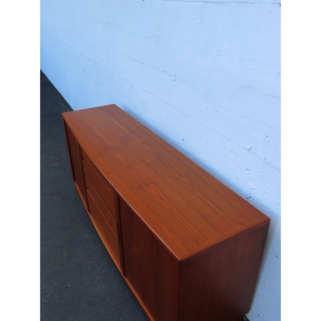 Danish Modern Bow Front Tambour Doors Dresser Sideboard Tv Media Console 6677 For Sale - Image 14 of 18