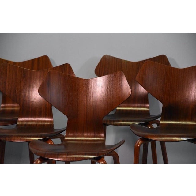 Twelve Grand Prix Wooden Chairs by Arne Jacobsen for Fritz Hansen, 1950, Set of 12 For Sale - Image 17 of 18
