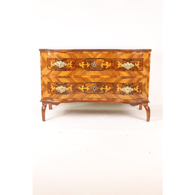 Baroque Chest of Drawers in Walnut, 1770 For Sale - Image 11 of 11