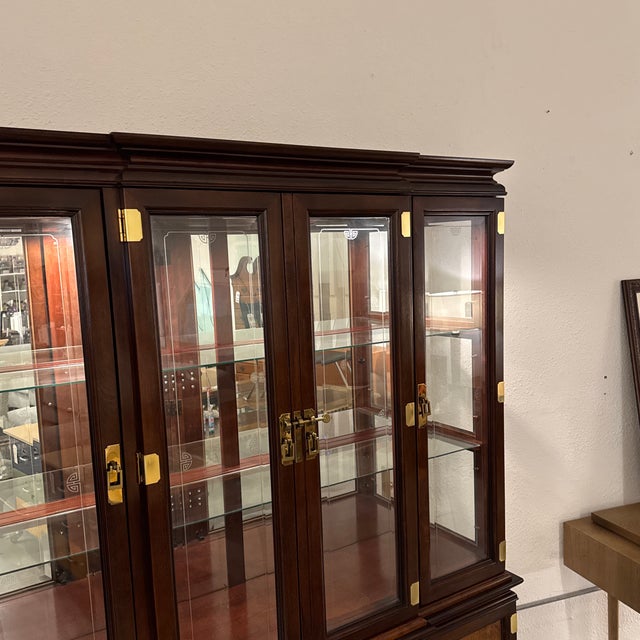 Circa 1996 Universal Furniture Imperial Dynasty Oriental Style Display Cabinet For Sale - Image 11 of 12