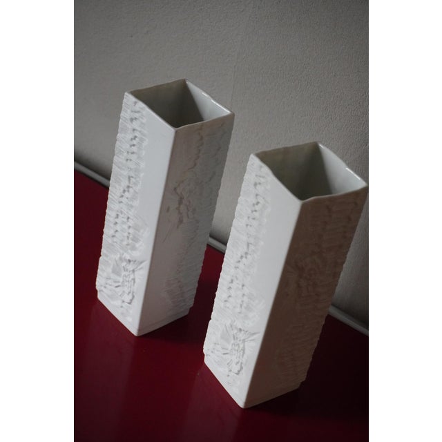 Ceramic Vintage German Vases in Biscuit Porcelain from AK Kaiser, 1960s, Set of 2 For Sale - Image 7 of 10