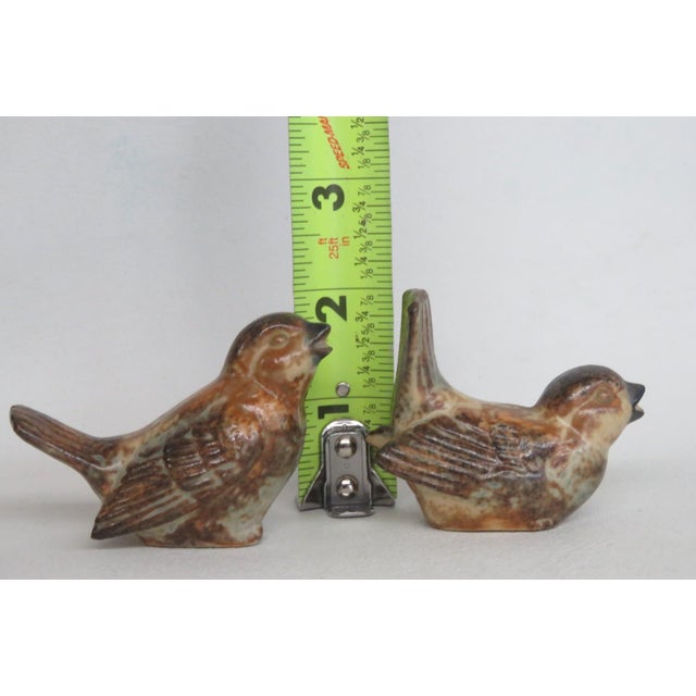 Stoneware Pottery Pair of 2 Sparrow Bird Figurines Brown Feather Details 4970b For Sale - Image 10 of 10
