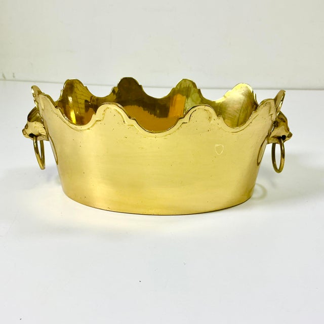 Brass 1980s Vintage English Hollywood Regency Art Deco Brass Oval Crown Catchall, After Mottahedeh, Bear Handles. For Sale - Image 8 of 11