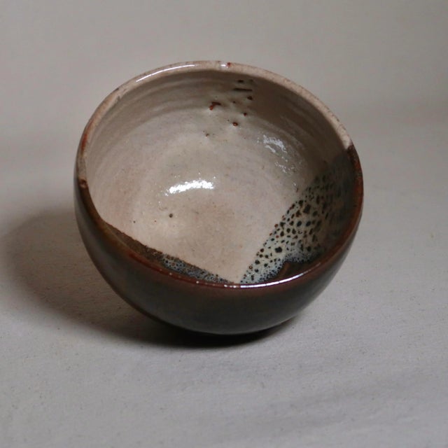 Handmade Studio Pottery Bowl With Textured Glaze in Earthy Neutrals and Lava Detail For Sale - Image 14 of 14
