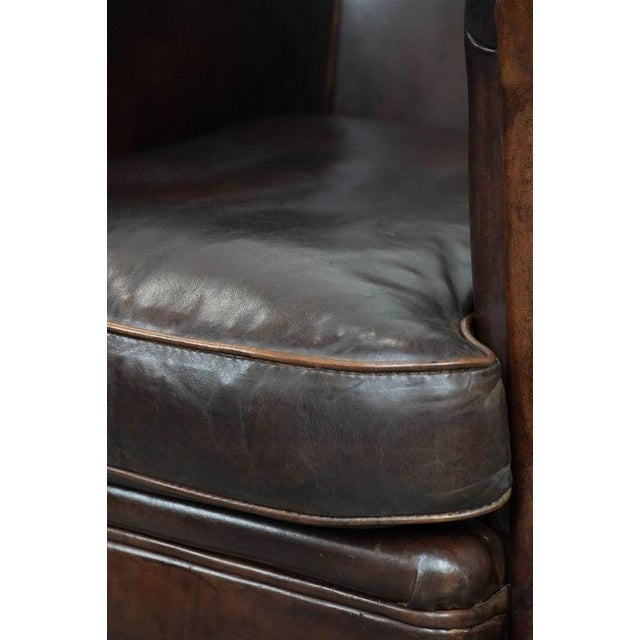 Stylish and Characterful Dark Brown Vintage Club Armchair in English Style Made of Sheepskin with Matching Piping For Sale - Image 13 of 16