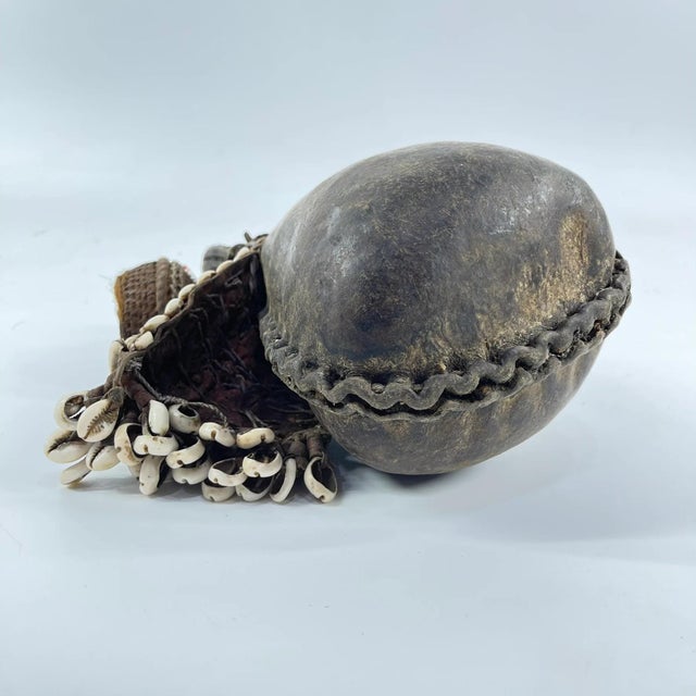 Early 20th Century Maasai Beaded Milk Leather Jug Kenya For Sale In Denver - Image 6 of 11