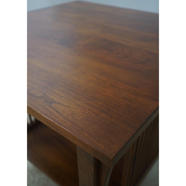 1990s Stickley Mission Cherry 2 Tier Lamp Table For Sale - Image 5 of 12