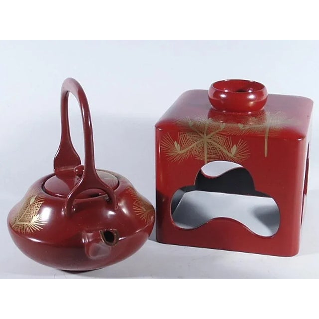 1980s Vintage Japanese Red Lacquer and Gold Sake Pot With Stand For Sale - Image 5 of 6